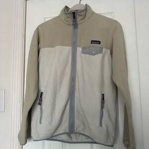 Women’s Patagonia Synchilla Zip Up. Size medium and in great condition!